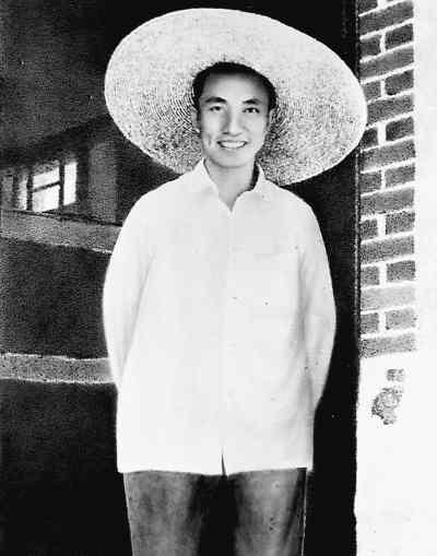 1951年，任中共湖南湘潭县委书记。