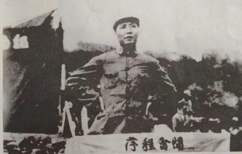 纪念 | 毛泽东主席与抗大