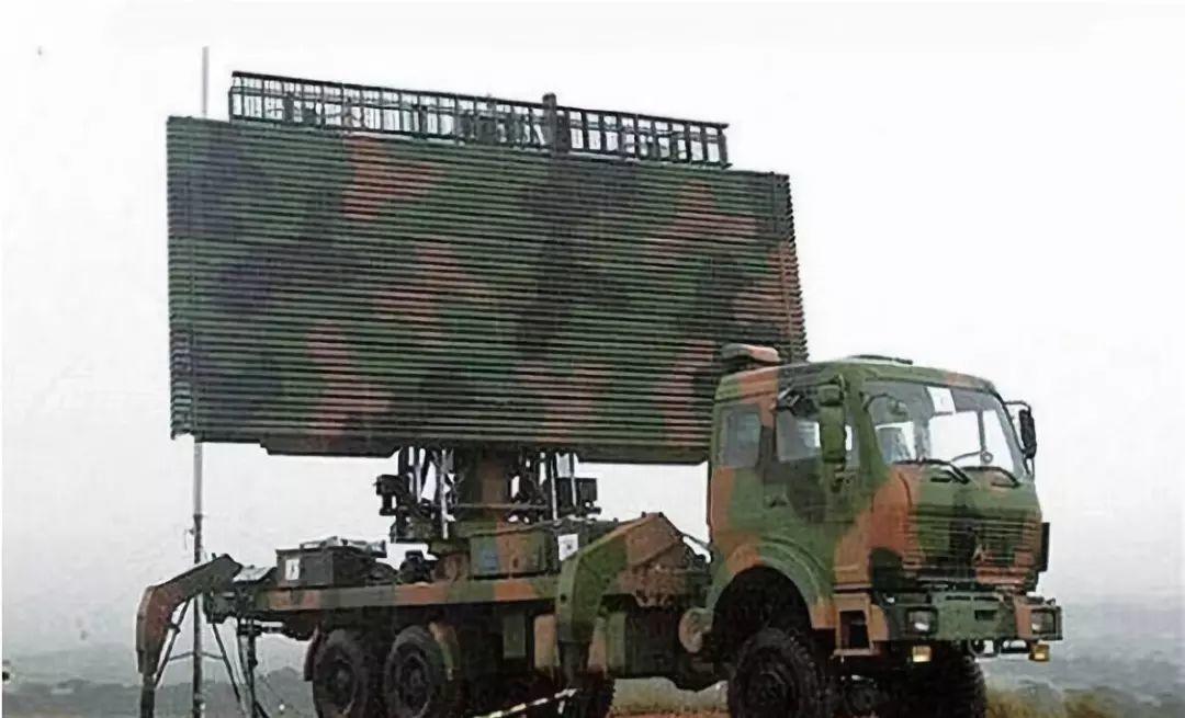 伊朗亮出中国雷达，底气十足放狠话！邻国哀叹：几十架战机白买了！