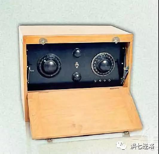 红军第一部电台，现存中国人民革命军事博物馆中
