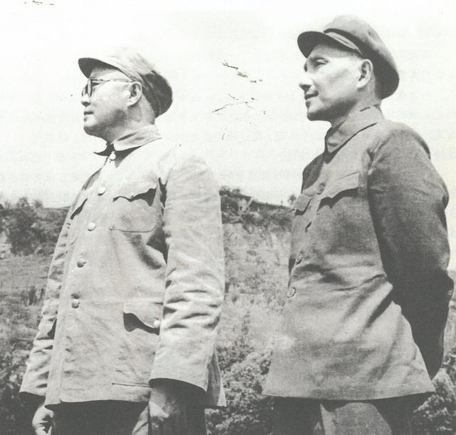 1950年，刘伯承、邓小平在重庆。