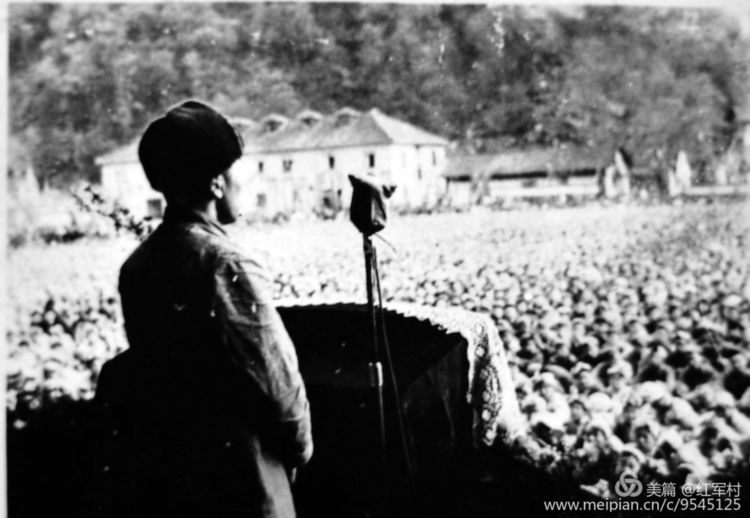 1952年3月志愿军归国英模代表介绍抗美援朝志愿军的英雄事迹