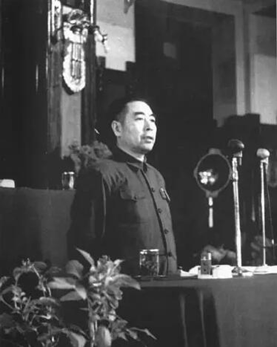 1949年9月17日周恩来主持新政协筹备会第二次全体会议