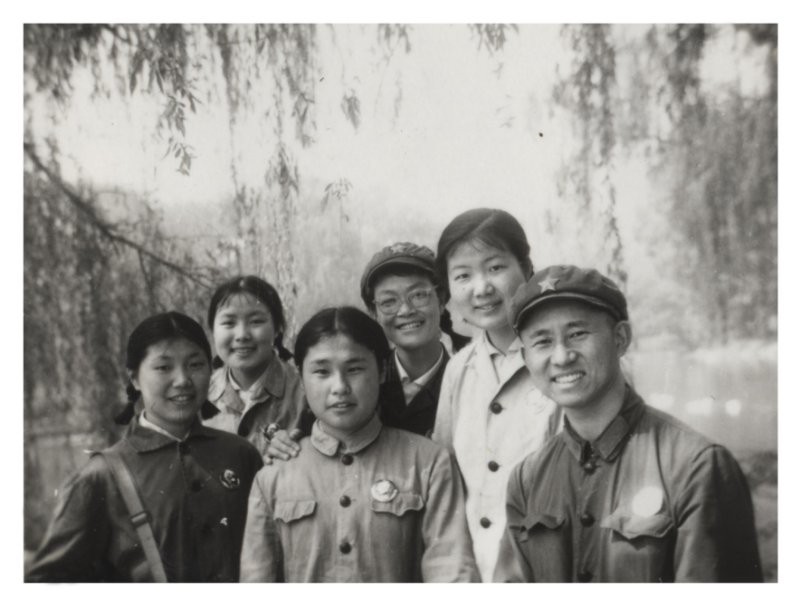 知青,李东东(右二)