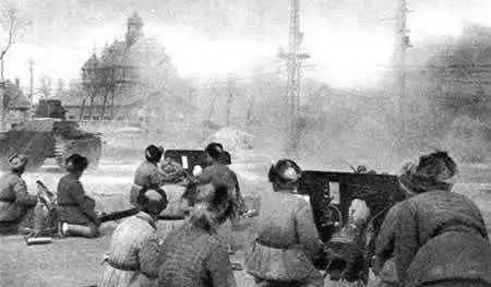 陈辉 | 渡江战役前，炮兵把英舰打得狼狈不堪，大英帝国威风扫地——人民解放军炮兵与英军炮战传奇