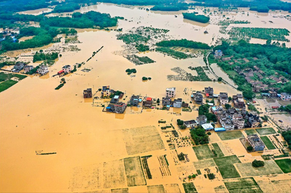 警报拉响！中国70年来最大洪灾进逼三峡大坝