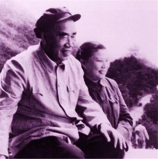 朱德与康克清在庐山(1959年)