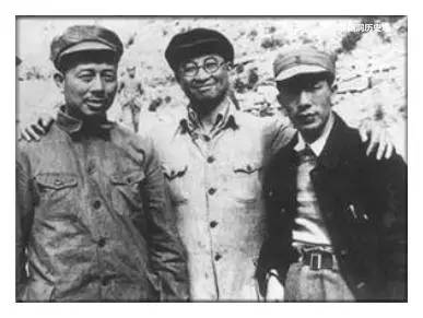 八路军最大叛徒，收文工团员为小妾，上将不当当汉奸