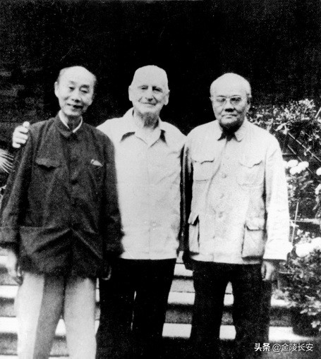 刘鼎（左）、李强（右）与艾黎