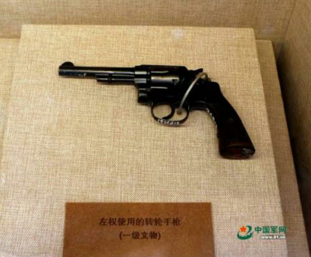 在军博展出的左权配枪，由王政柱1959年捐赠