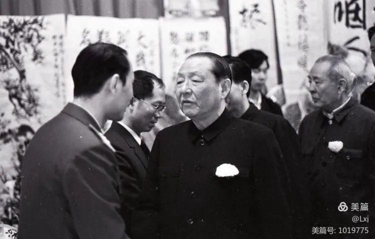 百年潮丨纪念胡耀邦诞辰105周年