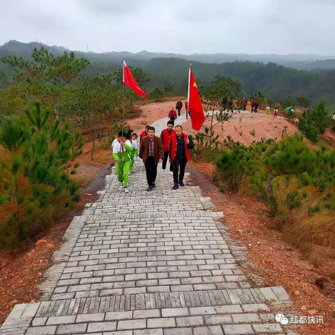 今天，毛泽东第一次当选主席的日子，瑞金人民这样纪念他！