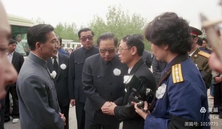 百年潮丨纪念胡耀邦诞辰105周年