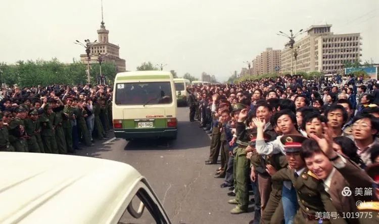百年潮丨纪念胡耀邦诞辰105周年