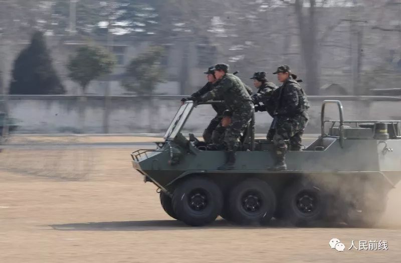 刚刚，中国陆军500个历史荣誉营连“干部见习锻炼基地”正式揭牌！