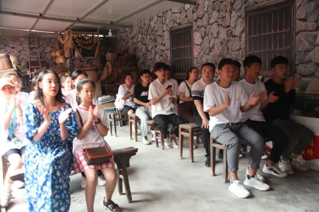 【馆讯】“七七事变”纪念日 向抗战英雄献花活动在河南省国防教育基地耿风泉抗战实物展览馆举行 【馆讯】“七七事变”纪念日 向抗战英雄献花活动在河南省国防教育基地耿风泉抗战实物展览馆举行