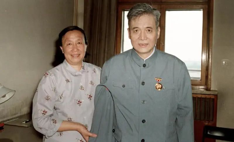 中央军委：在他去世之前，要对他解密