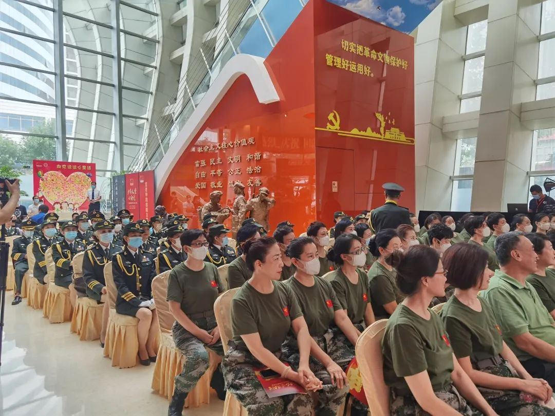 “不爱红装爱武装——人民军队女军服主题展” 在中国妇女儿童博物馆举行