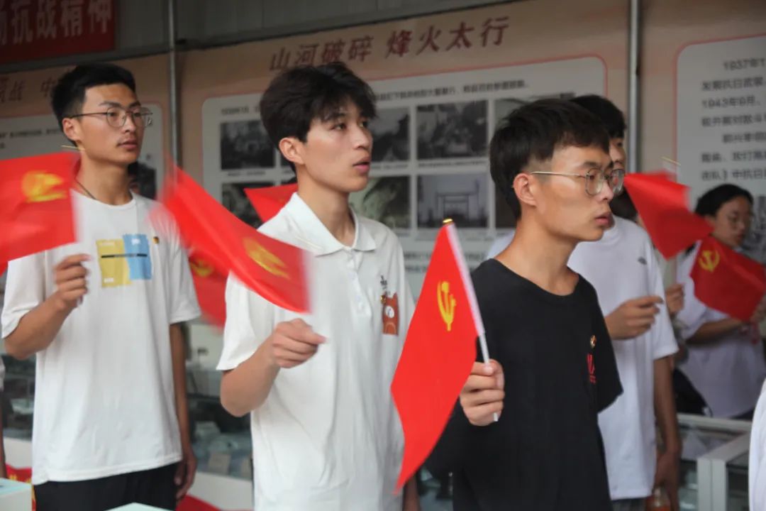 【馆讯】“七七事变”纪念日 向抗战英雄献花活动在河南省国防教育基地耿风泉抗战实物展览馆举行 【馆讯】“七七事变”纪念日 向抗战英雄献花活动在河南省国防教育基地耿风泉抗战实物展览馆举行