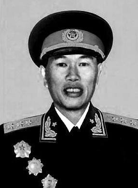 邓华