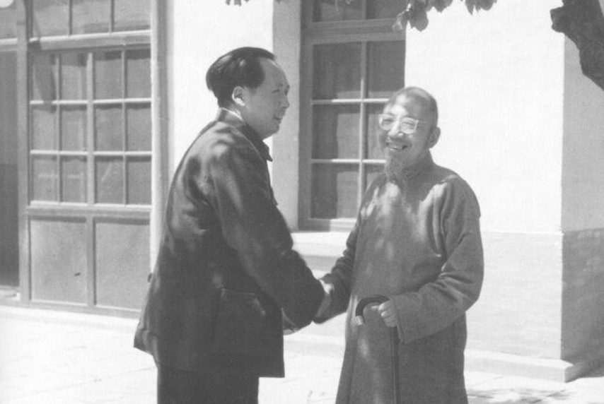蒋介石看到毛主席《沁园春·雪》怒不可遏，让身边人都写，结局如