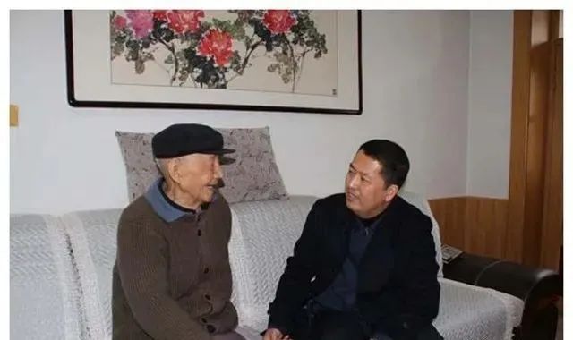 一泡 尿，送走一名日 本 高 级 指 挥 官，中国老兵42年后才知自己立大功