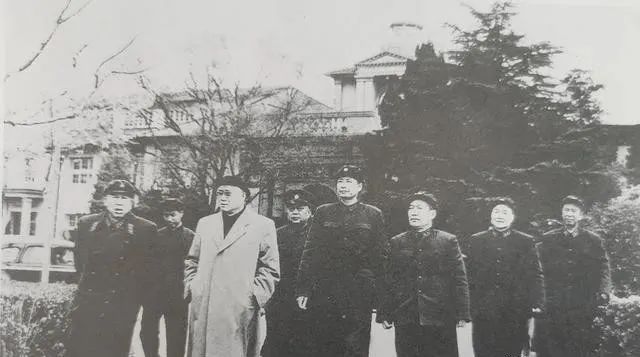 刘伯承被批判后，连任一副国级职务长达21年，为十大元帅之最