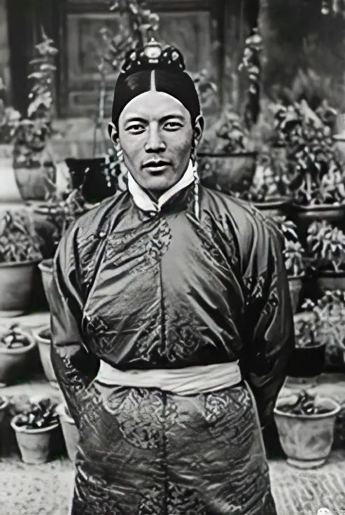 1951年，中央赴藏代表张经武为何在噶伦堡待了八天？八天中他做了什么？