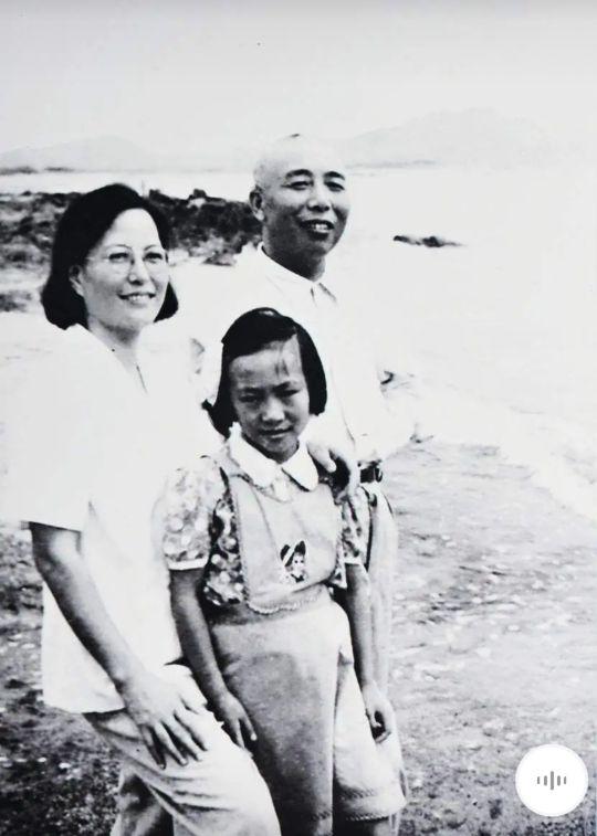 宋时轮和第二任夫人郑继斯及二女儿
