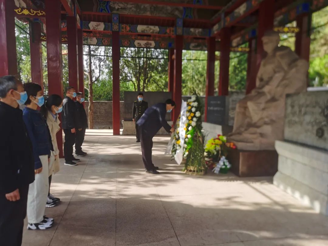 缅怀先辈，致敬英雄——八路军一二九师纪念馆举行祭奠默哀仪式