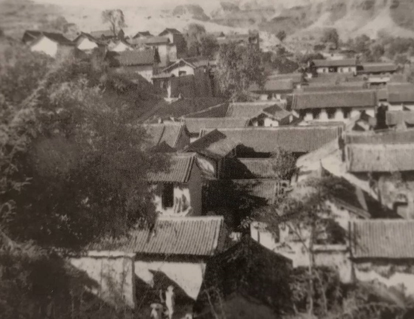 1940年12月，第129师司令部进驻河南省涉县（今属河北省）赤岸村。图为赤岸村全景