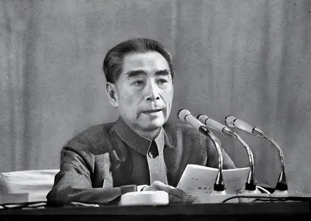 1961年周总理劝说毛主席，毛主席一番反问，令周总理哑口无言