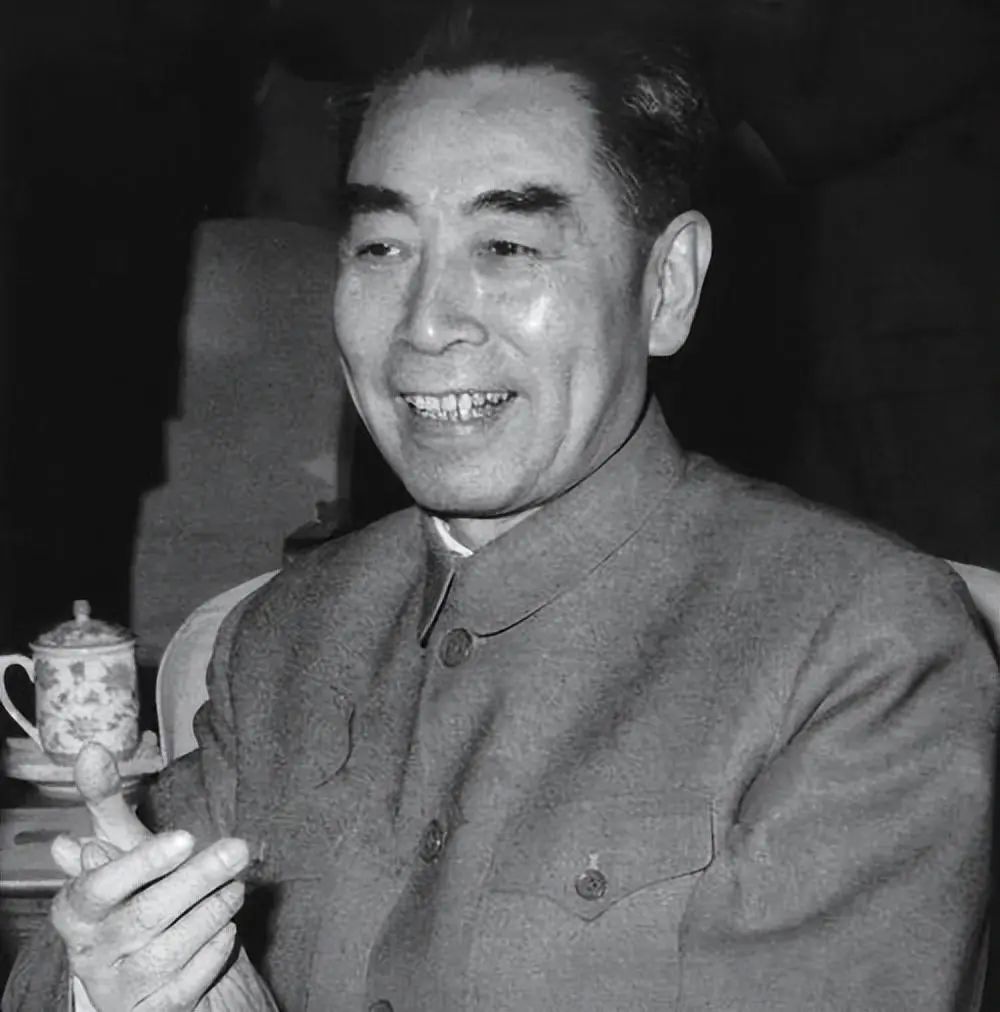 1961年周总理劝说毛主席，毛主席一番反问，令周总理哑口无言