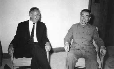 1969年9月11日，周恩来总理与苏联部长会议主席柯西金达成协议，双方在有争议的地区脱离接触。