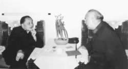 1985年2月，余秋里同志在广州向中央军委邓小平主席汇报工作