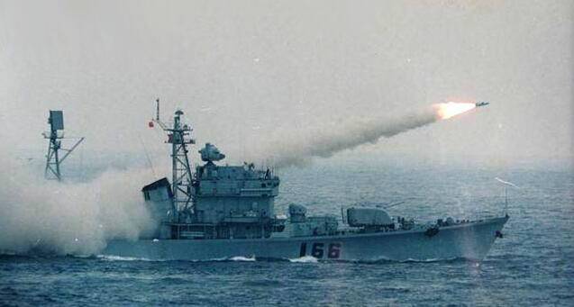 1996年3月18日 解放军在台湾海峡进行联合演习