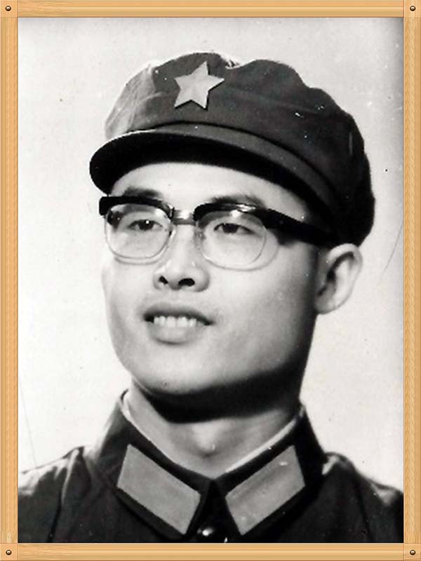 杨南征（1979年，军区作战参谋）