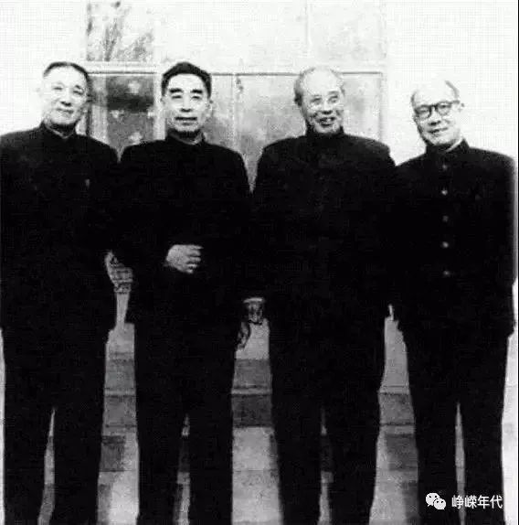 1950年，张治中到南海密会蒋经国，凌晨两点接叶剑英通知：快撤！