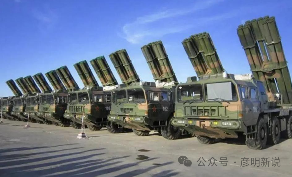 中国新型远程火炮亮相，采用北斗卫星导航，火力射程达600公里