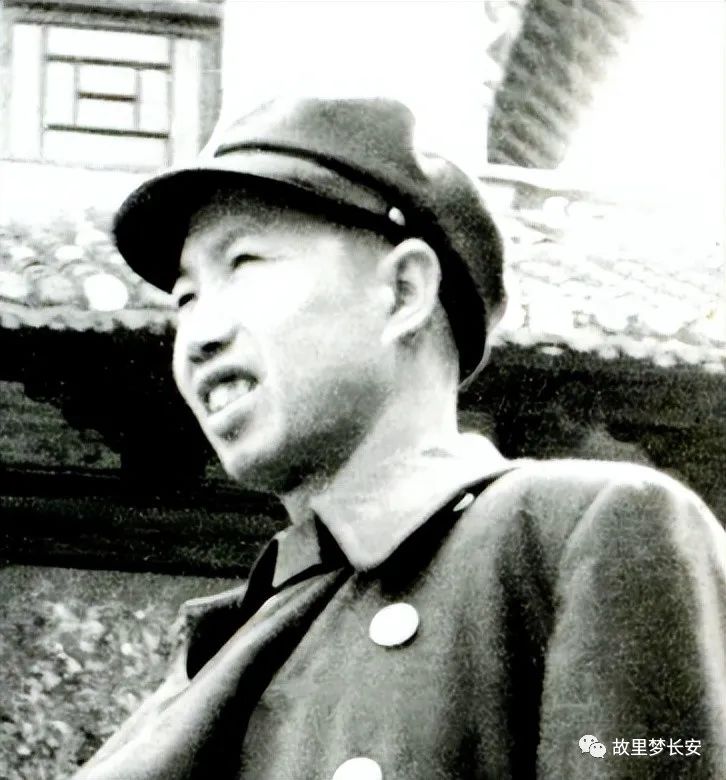 金门战役后，前线总指挥连降三级调离28军，1955年错失少将军衔