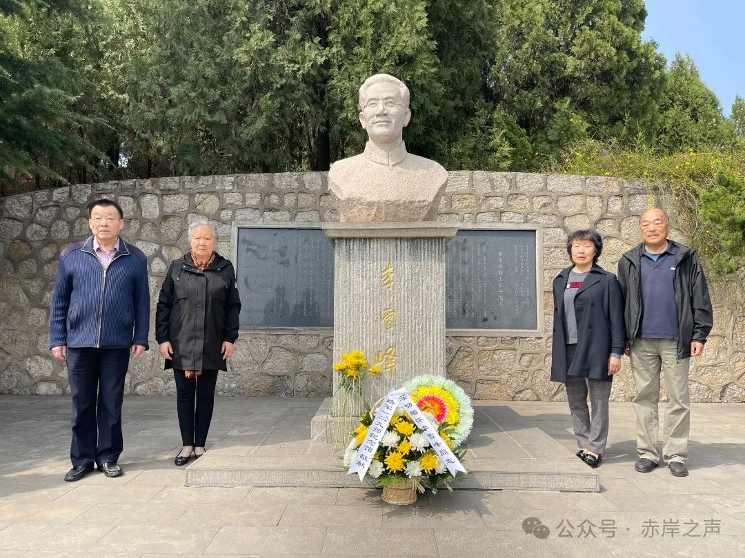 革命后代到八路军一二九师纪念馆瞻仰祭奠