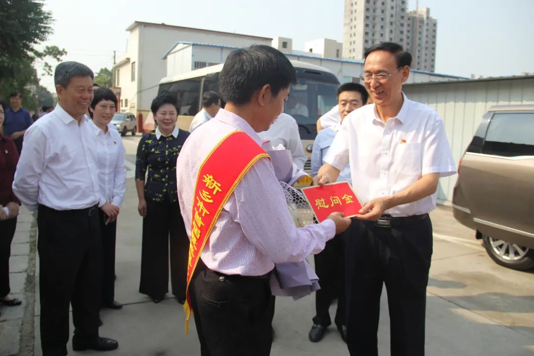 【馆讯】“再获殊荣”耿风泉抗战实物展览馆受中共辉县市委、辉县市人民政府、辉县市人武部表彰