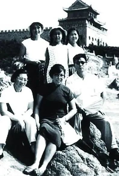 《林海雪原》作者曲波夫人，小说中小白鸽的原型刘波同志，4月14日晨仙逝，享年一百岁