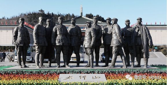 位于八路军太行纪念馆广场的八路军将领群雕《太行山》