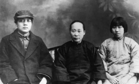 毛泽民与周文楠、岳母的合照
