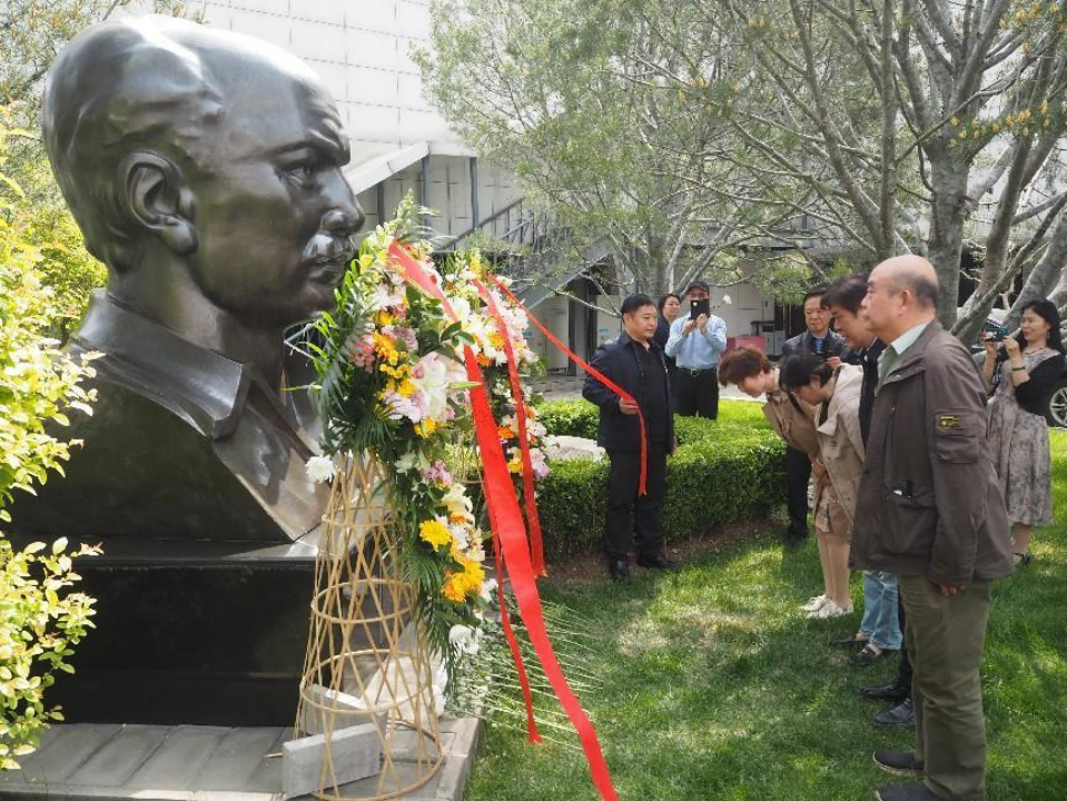 追寻英雄足迹——白求恩生平事迹图片展在北京隆重揭幕