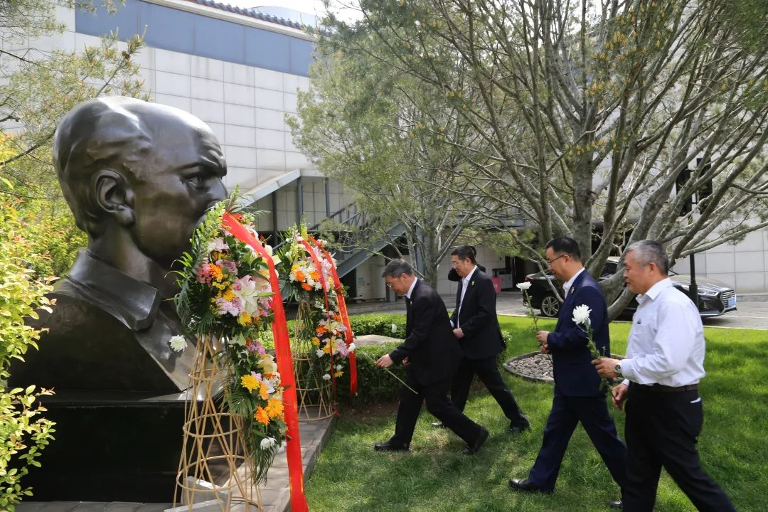 追寻英雄足迹——白求恩生平事迹图片展在北京隆重揭幕