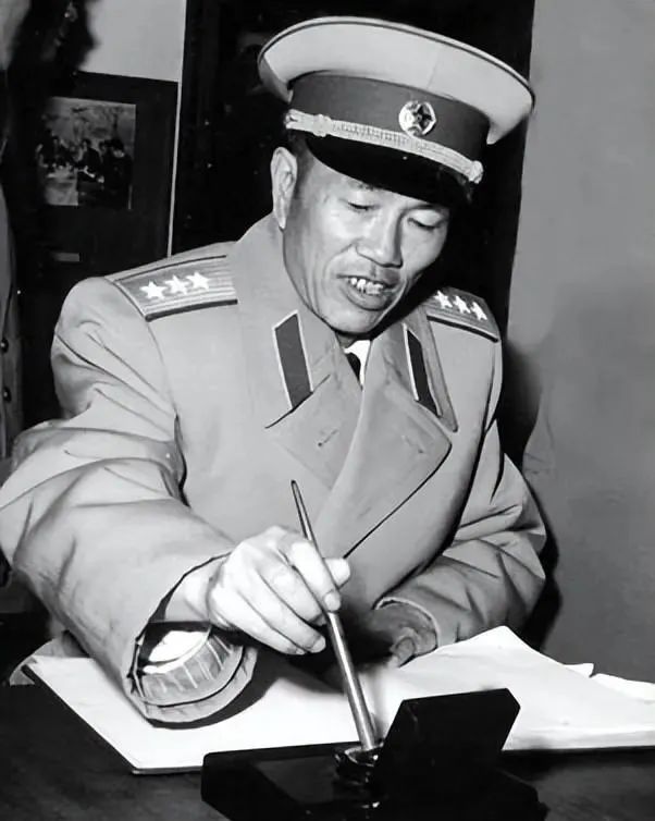 萧劲光 程子华 刘亚楼 邓华 第四野战军四大兵团首任司令员，1955年授衔情况及建国后成就如何？