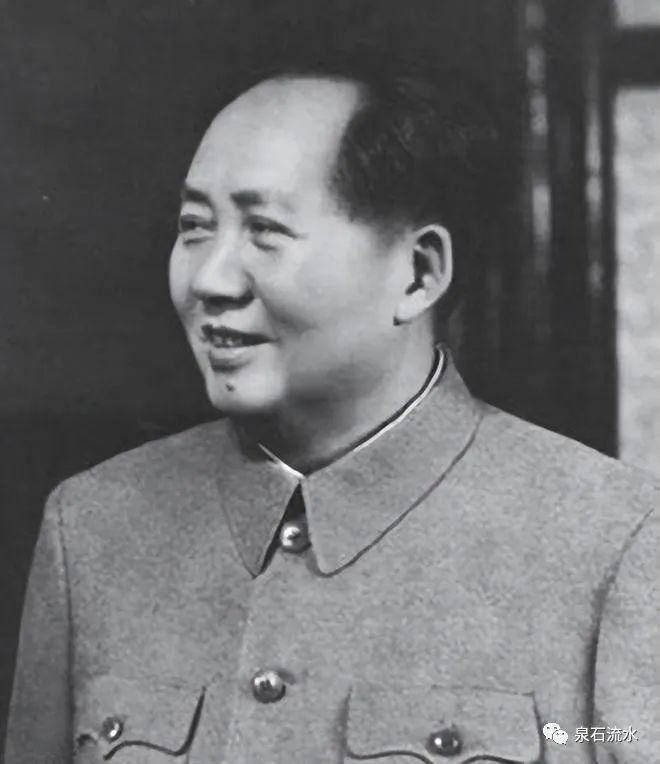 1952年，毛主席得知空军一年花费后，对刘亚楼说：你给我敬个礼！