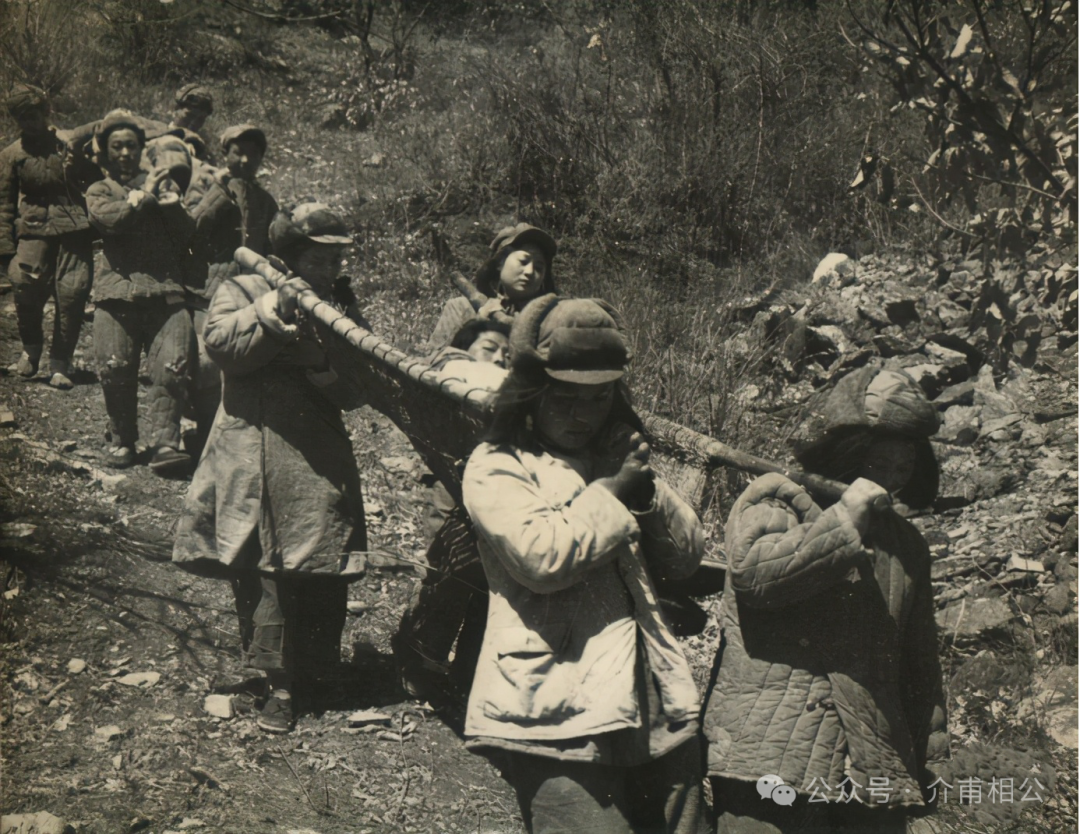 1955年，苏联顾问一句话让10万女军官失去授衔机会，她们却把矛头指向彭老总